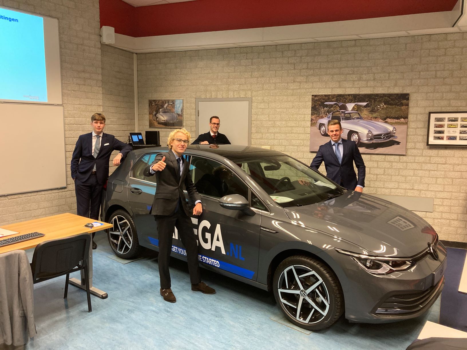 IVA Business School bij de Golf 8 van Ames