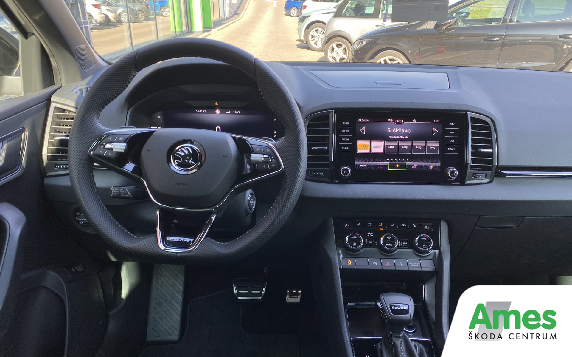 skoda karoq facelift in de showroom