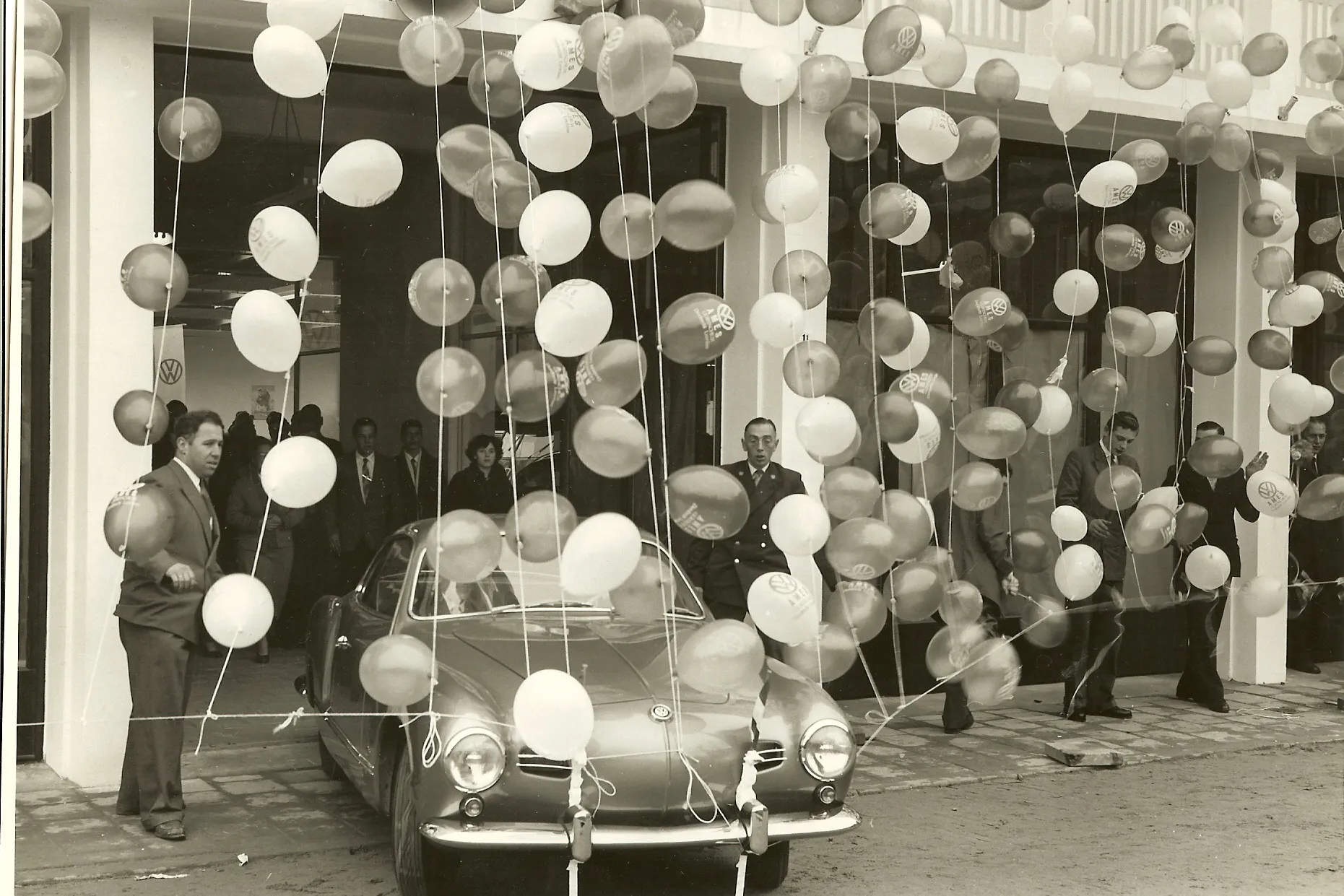1960 Opening Ridderkerk Met Ballonnen